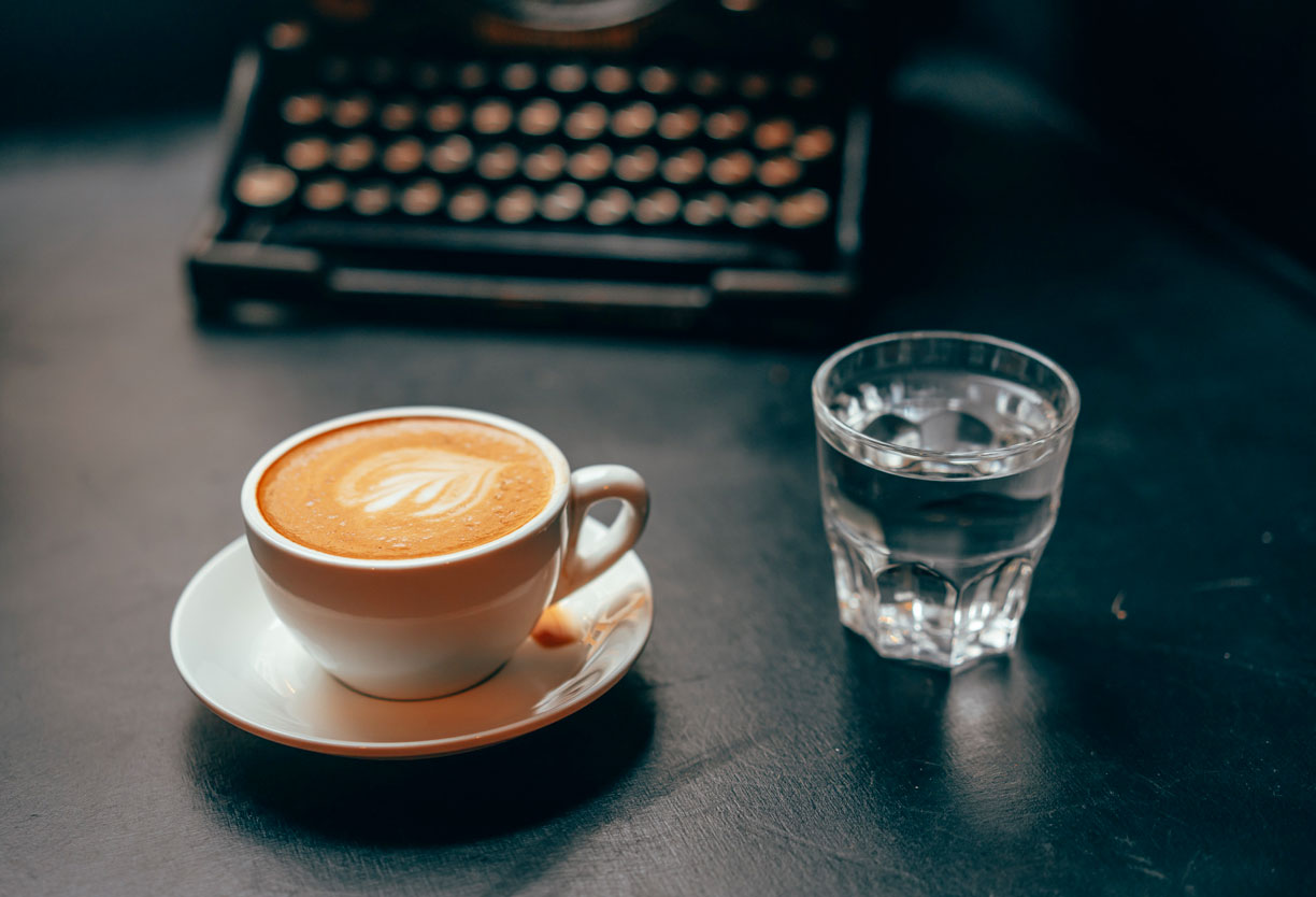 Vous avez soif après un café ? Voici pourquoi il n’est pas bon de boire de l’eau